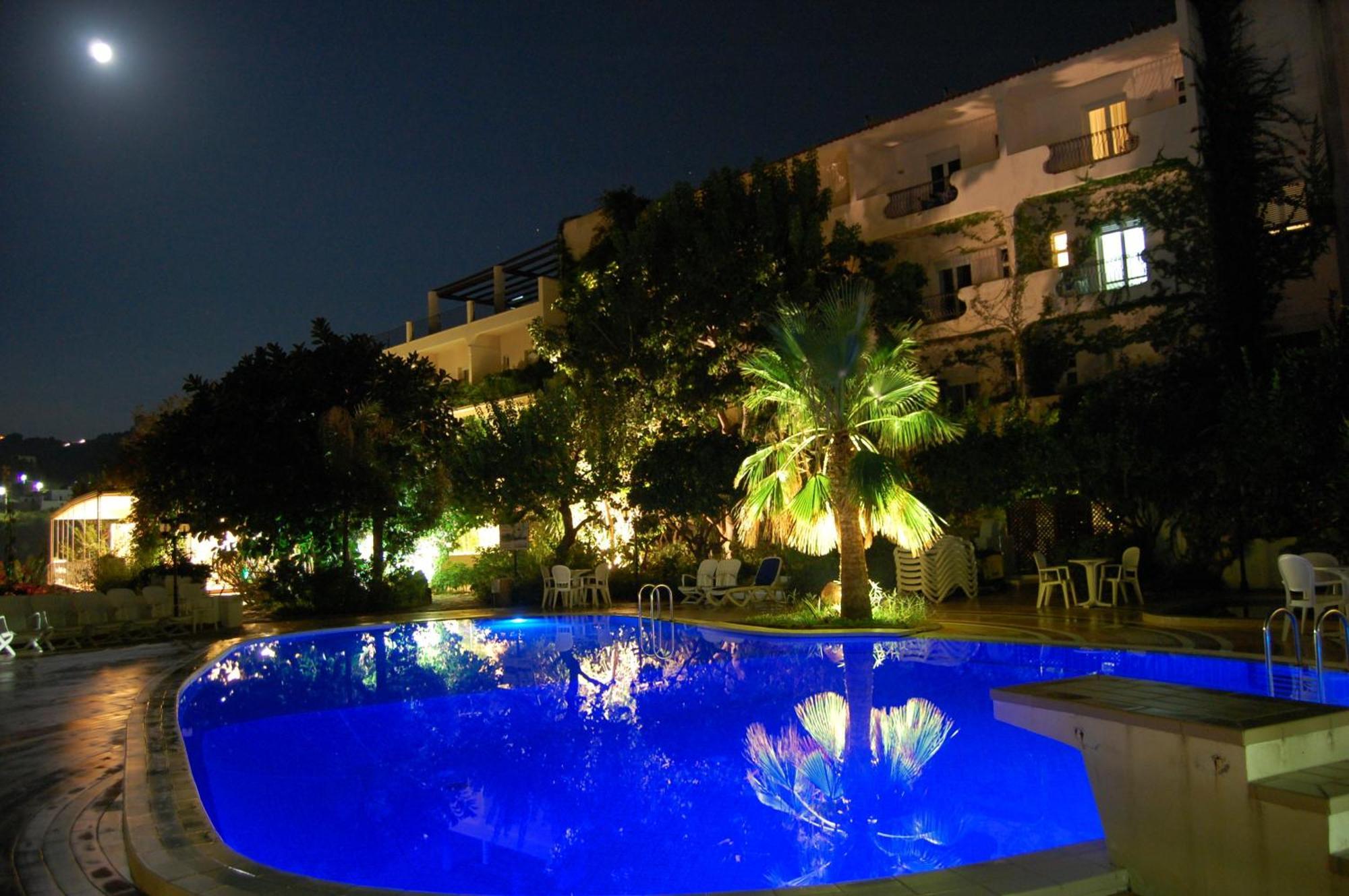 Hotel Giardino Sul Mare 3*